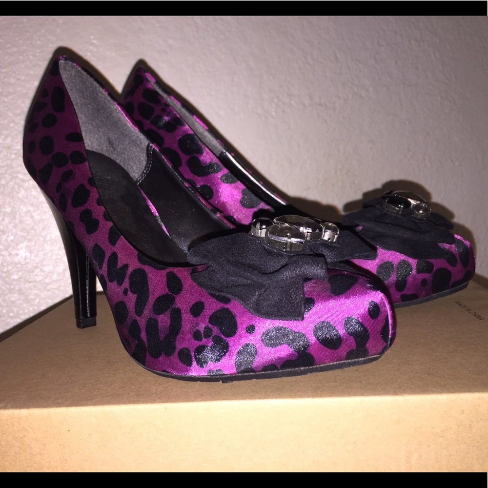 Candies Fuchsia Cheetah/Leopard Print Pumps w Bow